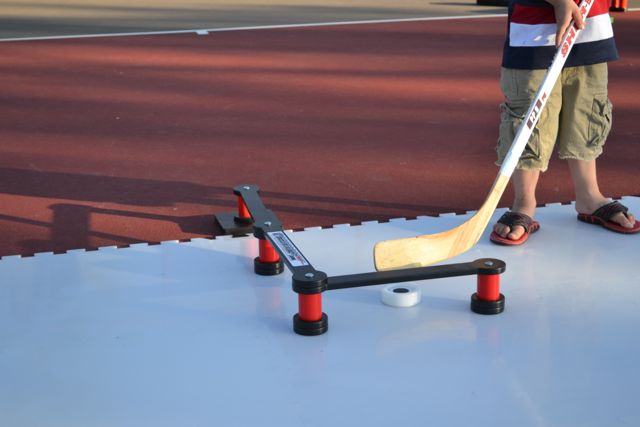 X-Deviator Hockey Stickhandling Aid